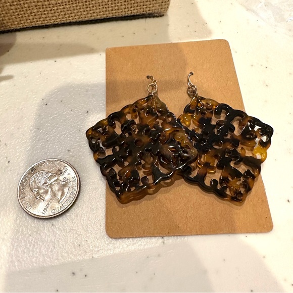 2 pairs of Faux Tortoise Earrings - gold tone accents - Picture 11 of 13